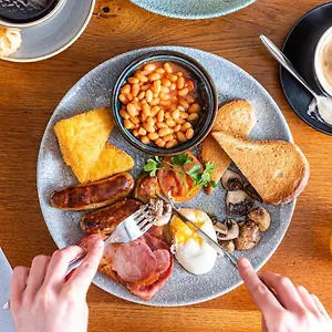 Hotel Innkeeper's Chester, Christleton