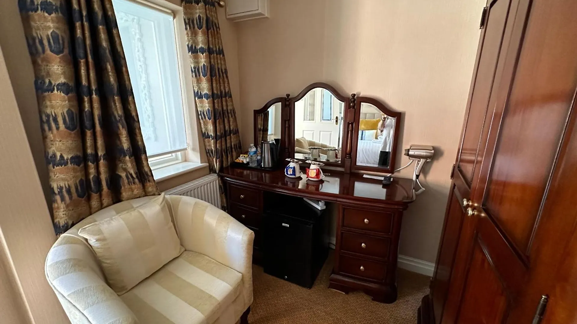 The Chester Court Hotel 4*,